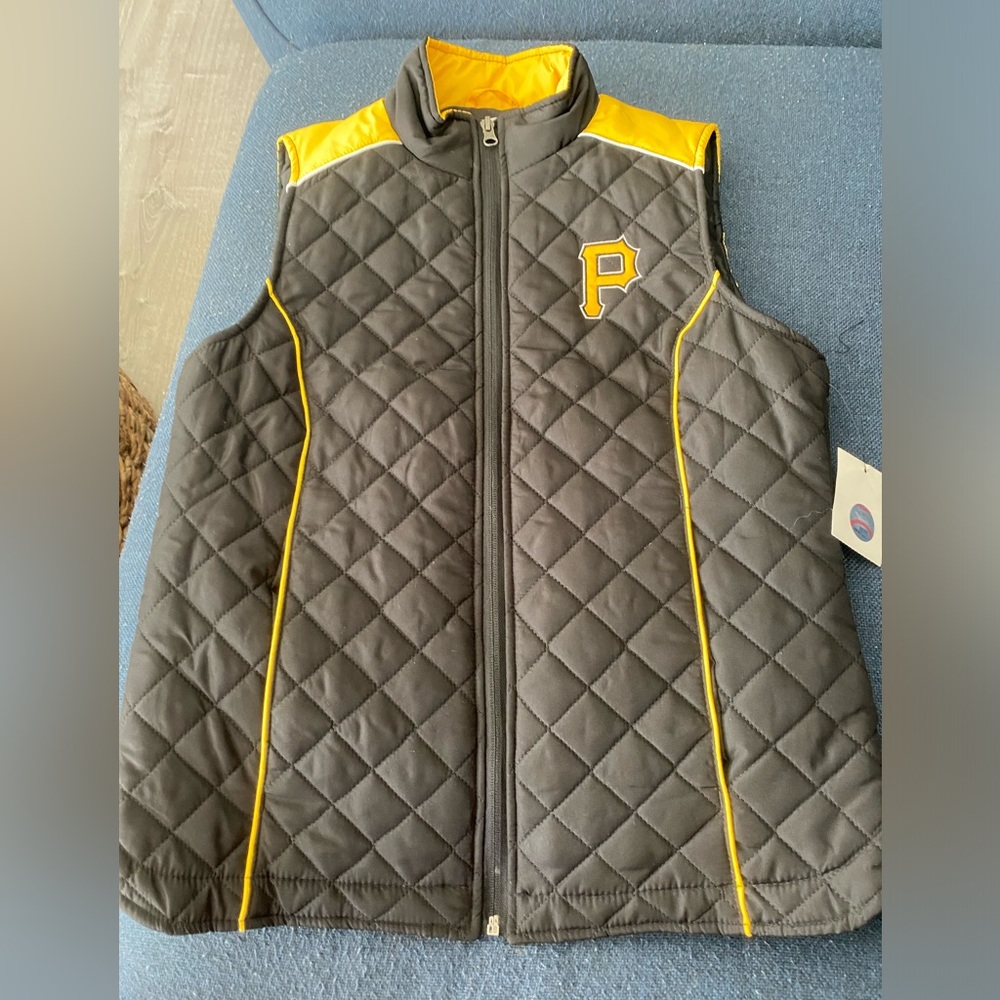 NWT Pirates Baseball Team Quilted Vest. Size small. Zipper front. Never worn.